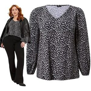 TORRID Studio Knit V-Neck Puff‎ Long Sleeve Cheetah Print Top NWT